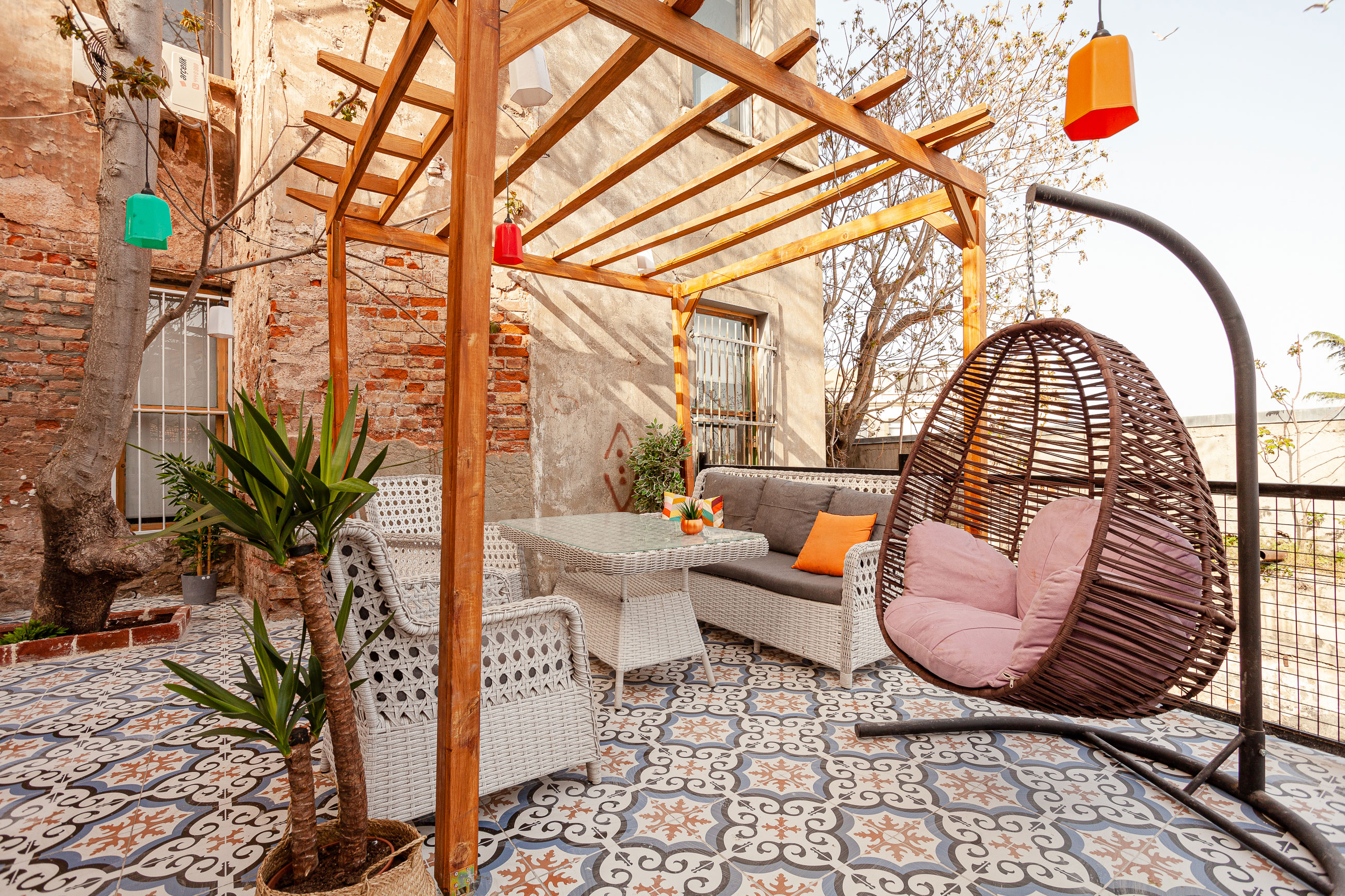 Specious 1 BR Flat w/ Garden Terrace in Galata                                                                                                                                                                                                                                                              