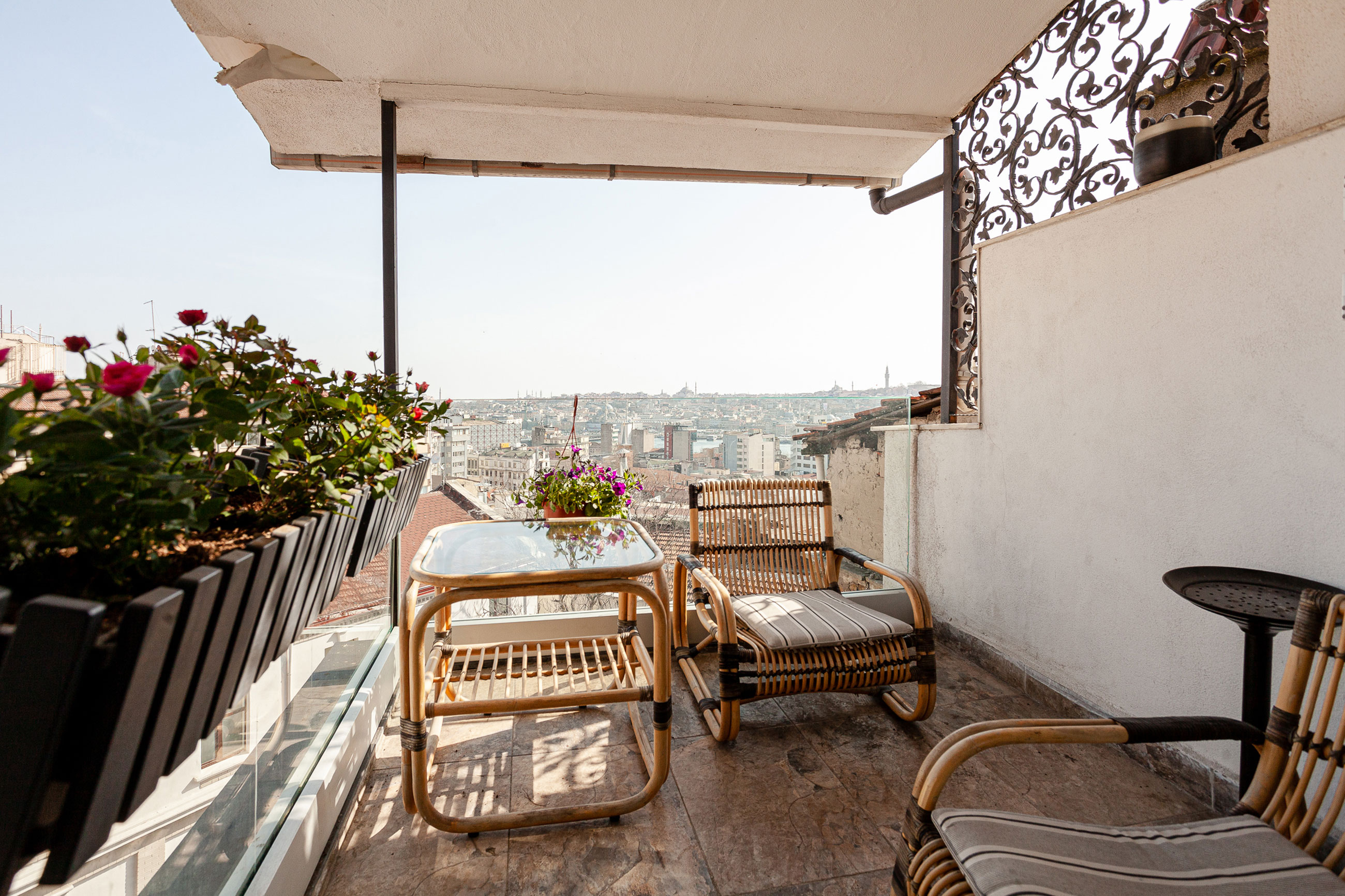 Panoramic View 3BR 2BA w/Elevator AC in all rooms                                                                                                                                                                                                                                                           