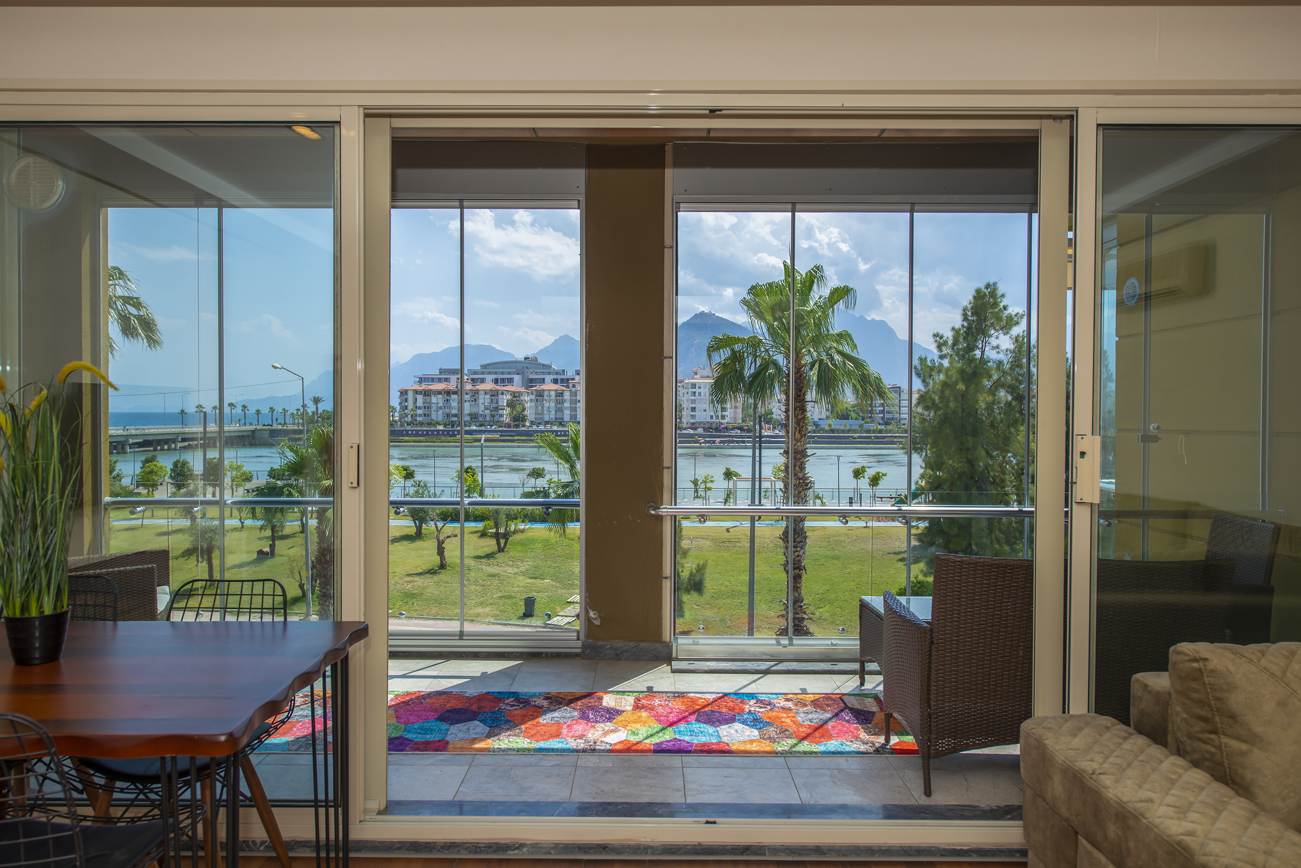 UNIQUE DUPLEX★ SEA-FRONT w/POOL BALCONY & VIEW                                                                                                                                                                                                                                                        